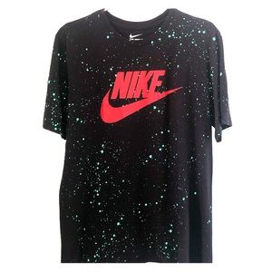 NIKE TEE SHIRT WITH LOGO ON FRONT